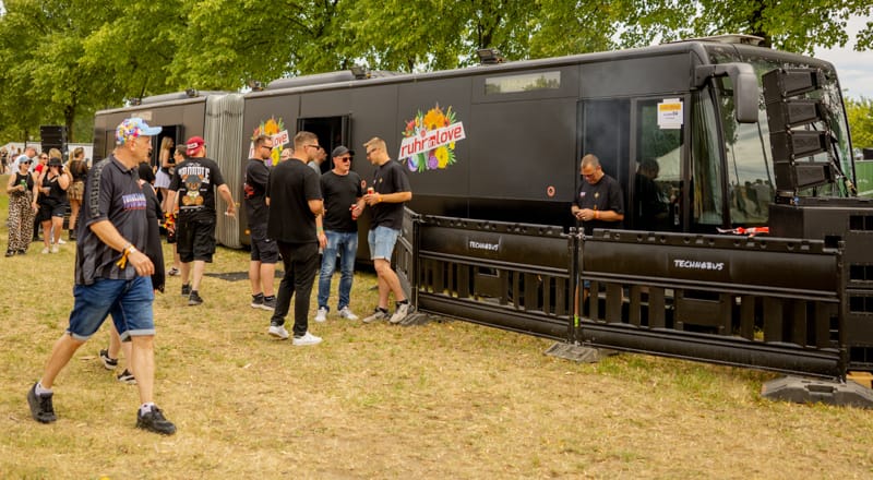 "bigFM in Love" Technobus